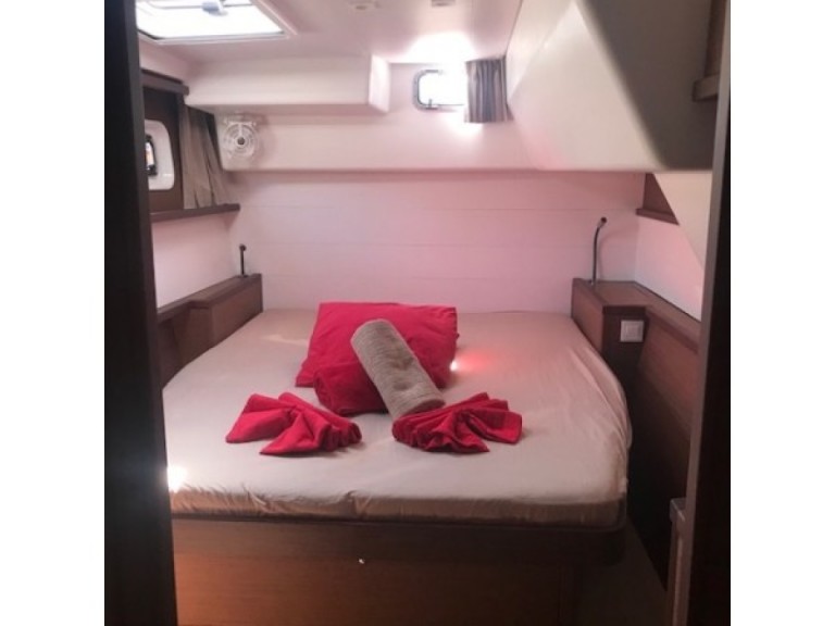 Yacht hire Sant Antoni de Portmany cheap Lagoon 450 F
