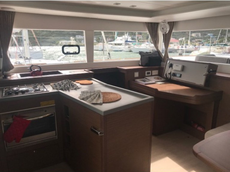 Catamaran hire in Sant Antoni de Portmany - Lagoon Lagoon 450 F