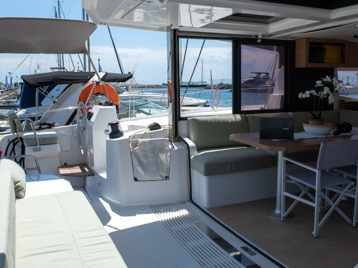 Hire Catamaran Bali with a boat licence