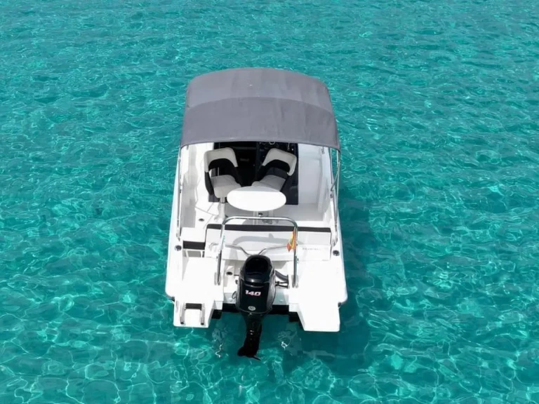 Hire a Bénéteau Flyer 5.5 SUNdeck Port La Napoule