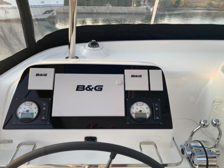 Hire a Lagoon Lagoon 42 Lefkáda