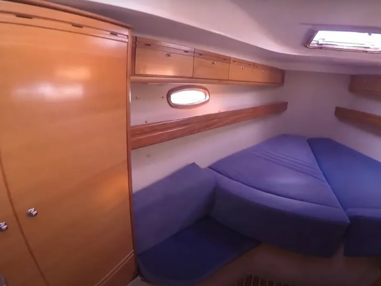 Hire a Bavaria Bavaria 39 Lefkáda