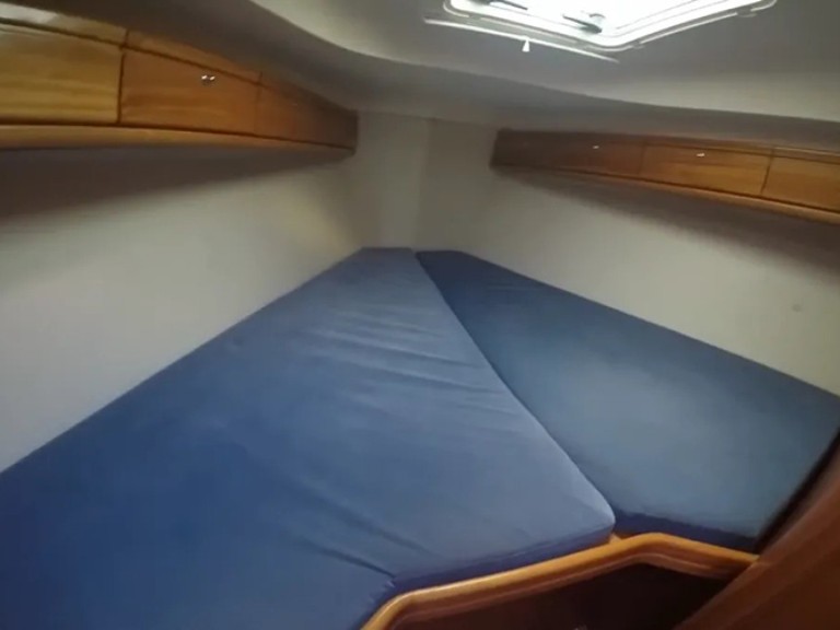 Sailboat hire in Lefkáda - Bavaria Bavaria 37