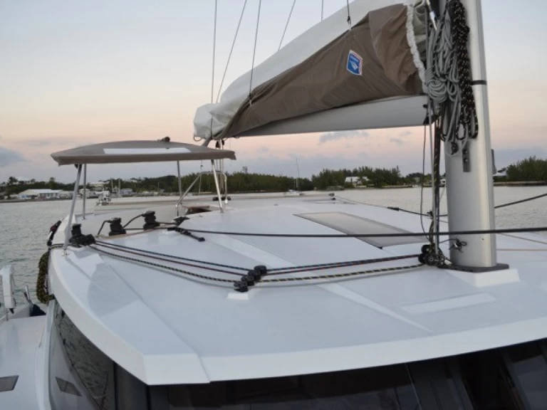 Charter a Fountaine Pajot Lucia 40 in Road Town on Samboat