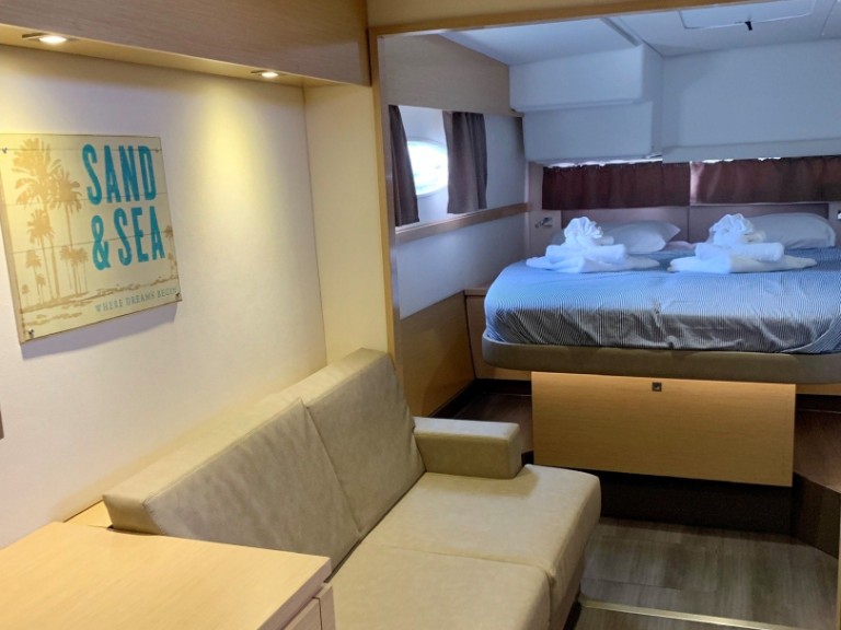 Hire a Fountaine Pajot Fountaine Pajot Helia 44 Road Town