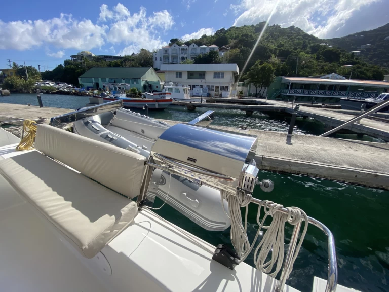 Hire Catamaran Fountaine Pajot with a boat licence