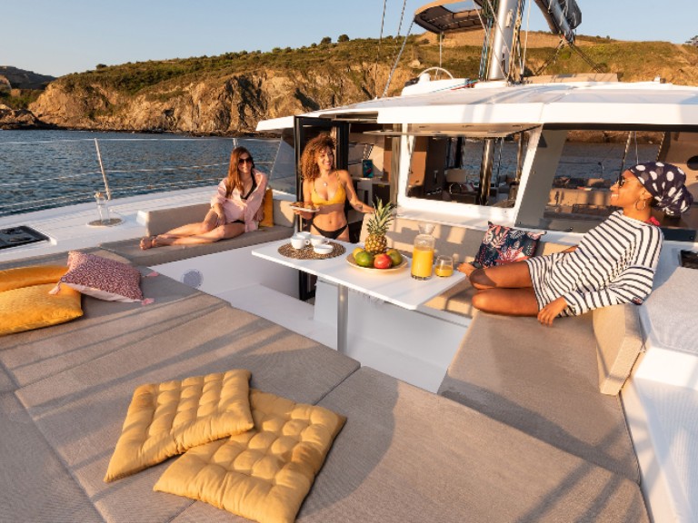Charter a 15 BALI 4.2 DY in Ajaccio on Samboat