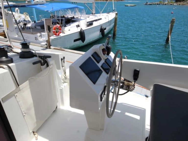 Yacht charter Road Town - Fountaine Pajot Astrea 42 on SamBoat