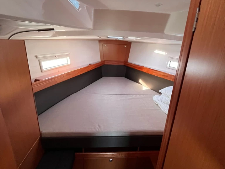 Hire a Bavaria Cruiser 41 Sukošan