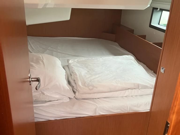 Yacht hire Sukošan cheap Bavaria C 38
