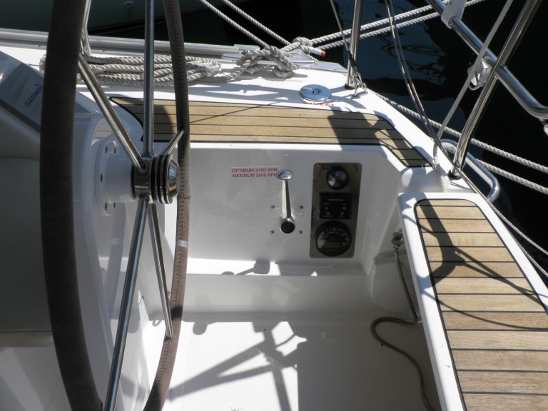 Hire Sailboat Bavaria with a boat licence