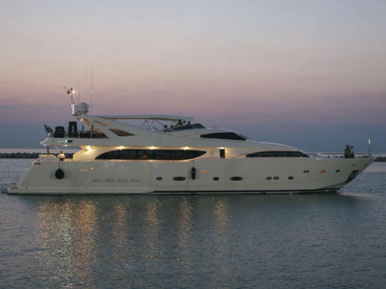 Yacht charter Ibiza Town - Ferretti 112 on SamBoat