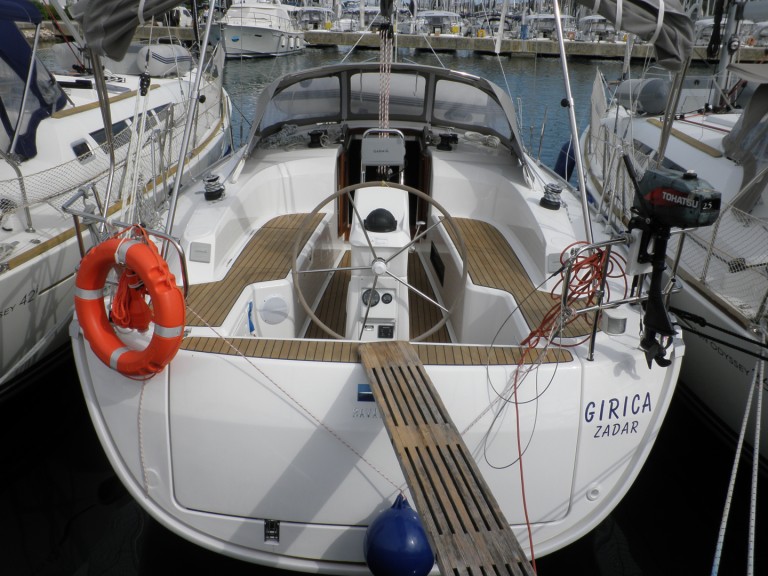 Yacht charter Sukošan - Bavaria Cruiser 33 on SamBoat