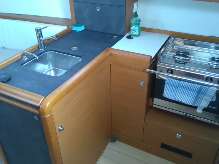 Hire a Jeanneau Sun Odyssey 349 Sukošan