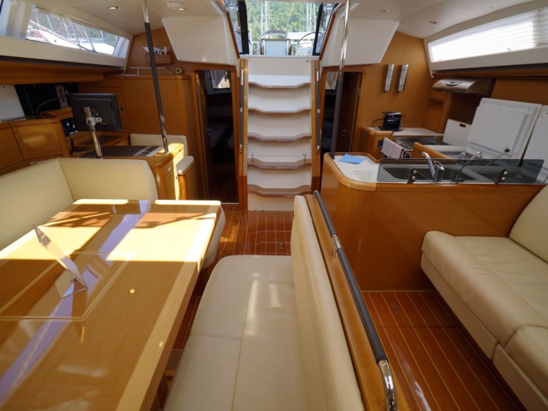 Hire a Jeanneau Jeanneau 57 Marmaris