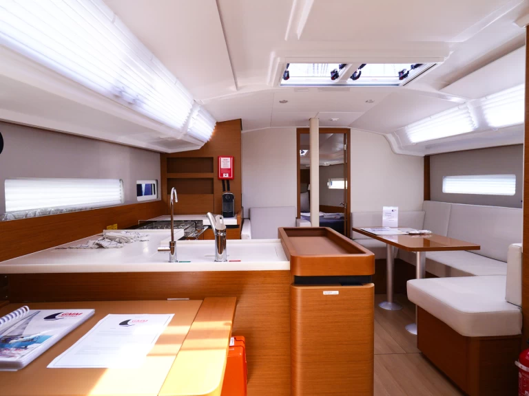 Charter a Jeanneau Sun Odyssey 410 in Marmaris on Samboat