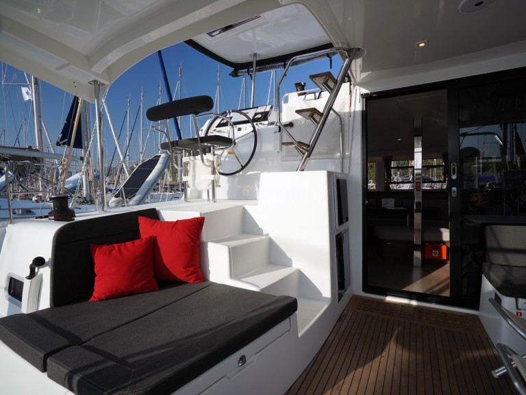 Charter a Lagoon Lagoon 42 in Marmaris on Samboat