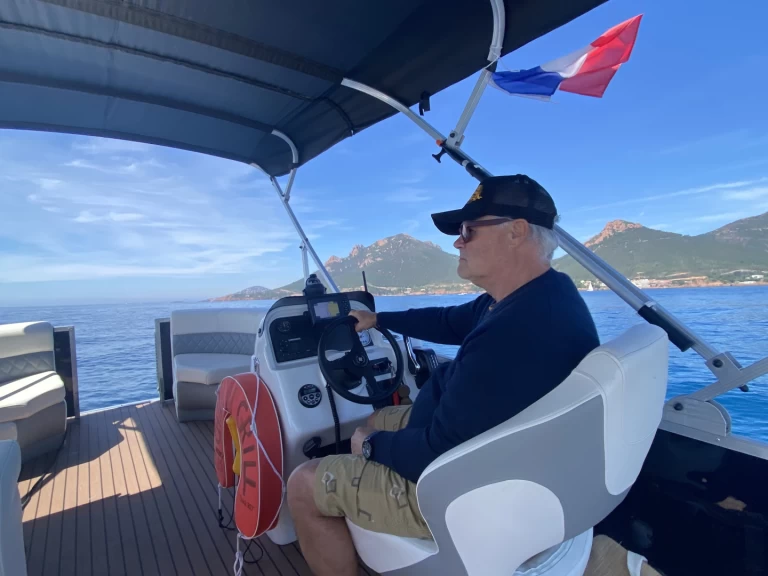 Yacht charter Golfe-Juan - Gospel Qingdao on SamBoat