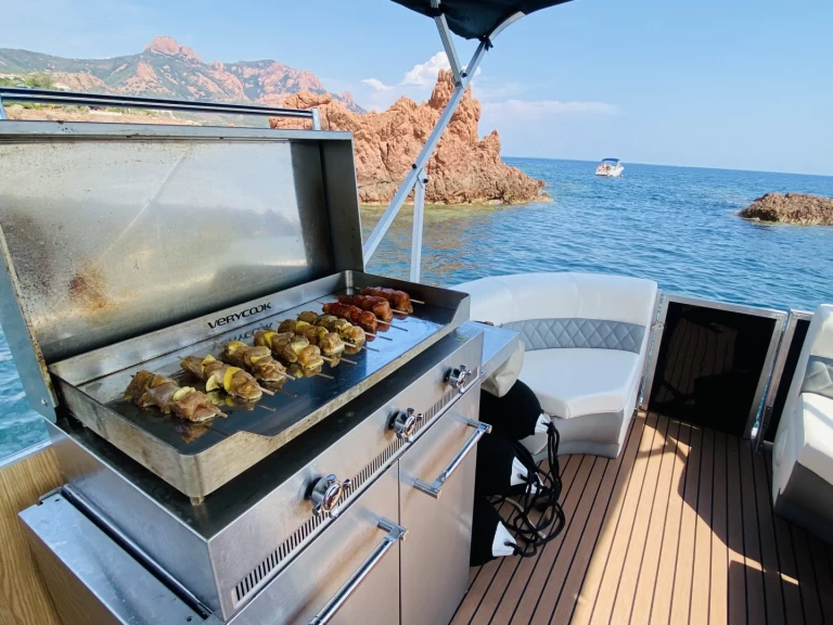 Charter a Gospel Qingdao in Golfe-Juan on Samboat