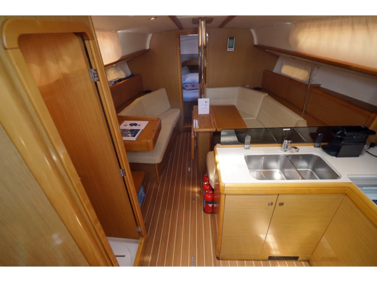 Hire Sailboat with or without skipper Jeanneau Marmaris