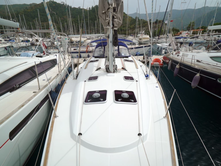 Charter a Jeanneau Sun Odyssey 44i in Marmaris on Samboat