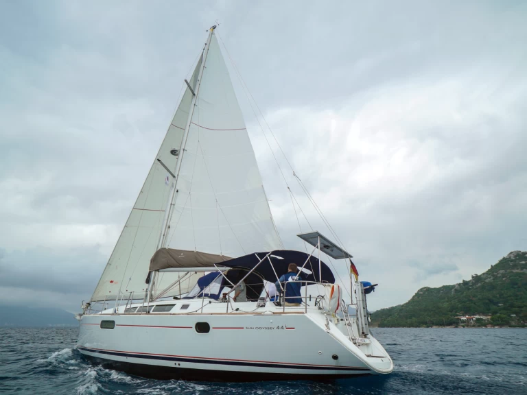 Hire Sailboat with or without skipper Jeanneau Marmaris