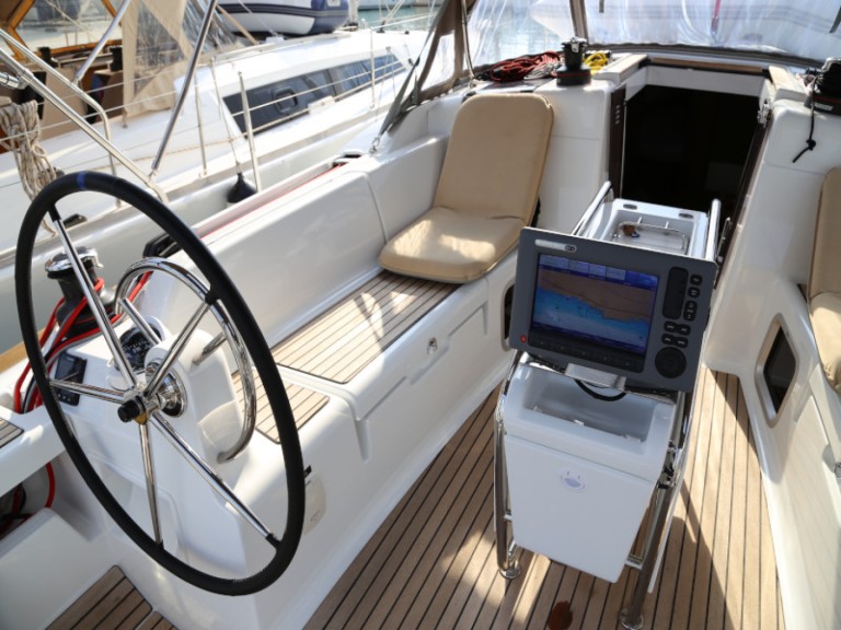 Hire Sailboat with or without skipper Jeanneau Kaštel Gomilica