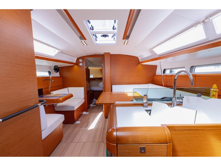 Hire a Jeanneau Sun Odyssey 419 Kaštel Gomilica