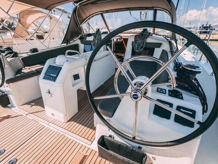 Sailboat to hire Kaštel Gomilica at the best price