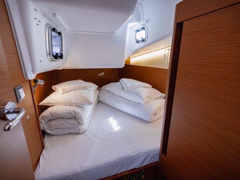 Jeanneau Sun Odyssey 410 charter bareboat or skippered in  Kaštel Gomilica