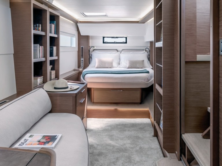 Charter a Lagoon Lagoon 46 in Lefkáda on Samboat