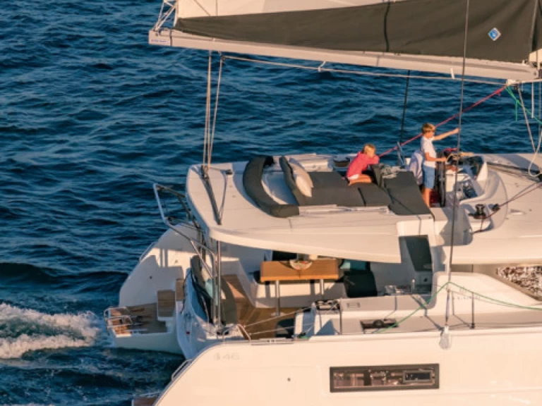 Hire Catamaran Lagoon with a boat licence