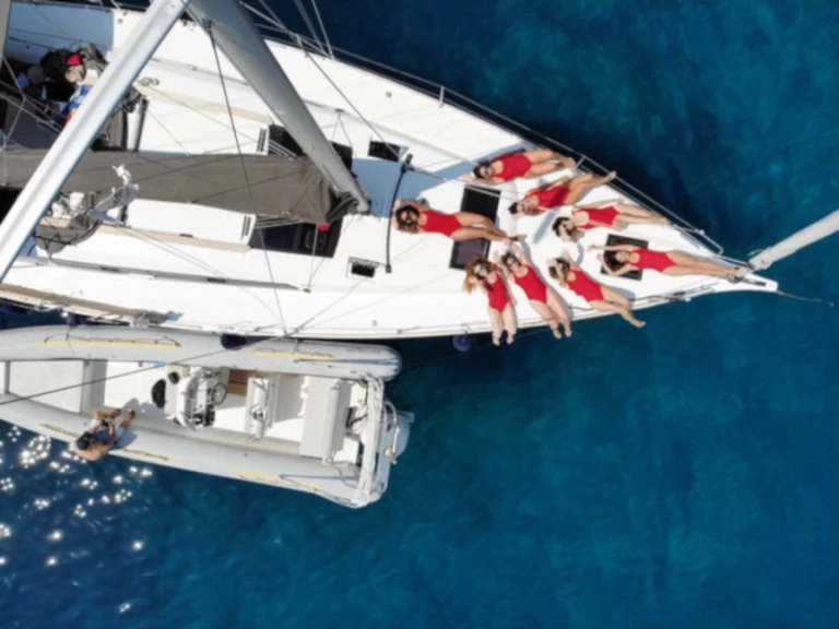 Sailboat to hire Pálairos at the best price