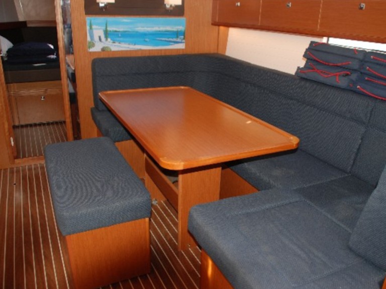 Sailboat to hire Pálairos at the best price