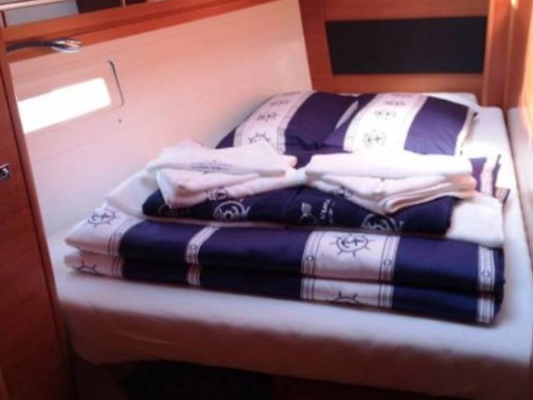 Hire a Dufour Dufour 560 Grand Large Lefkáda