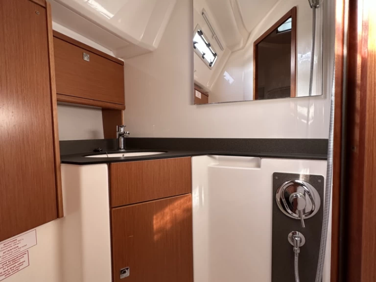 Charter a Bavaria Cruiser 46 in Drage on Samboat