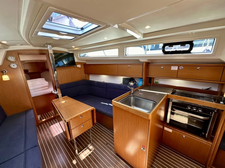 Hire Sailboat with or without skipper Bavaria Sukošan