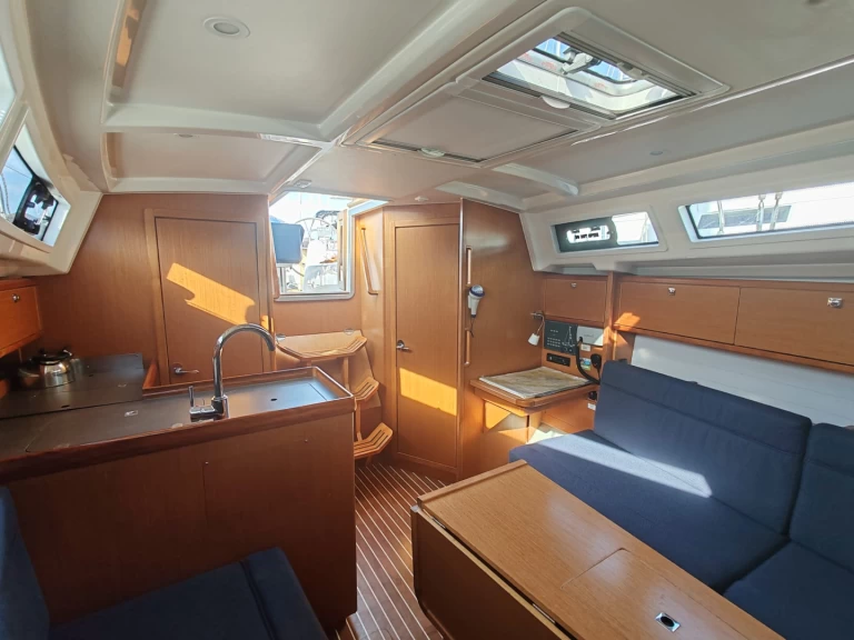 Yacht charter Drage - Bavaria Cruiser 34 on SamBoat