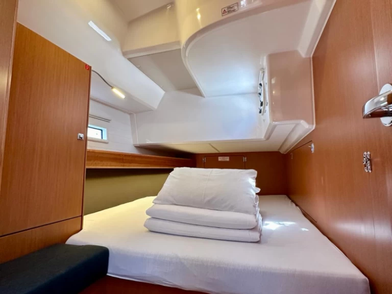 Yacht hire Sukošan cheap Cruiser 46