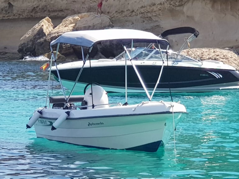 Motorboat to hire Portocolom at the best price