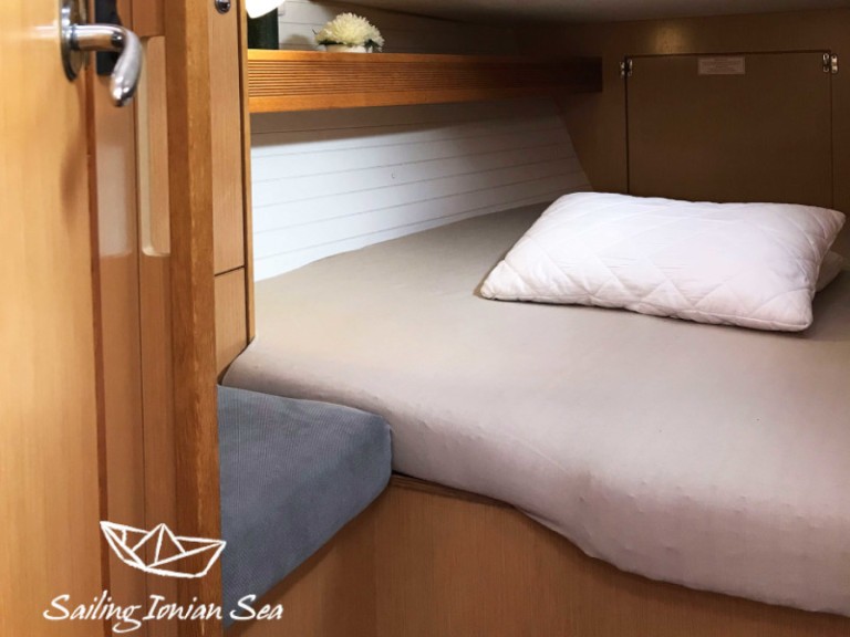 Yacht hire Lefkáda cheap Bavaria 45 Cruiser