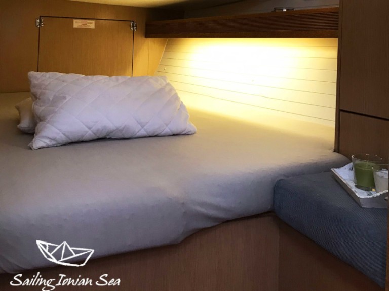 Charter a Bavaria Bavaria 45 Cruiser in Lefkáda on Samboat