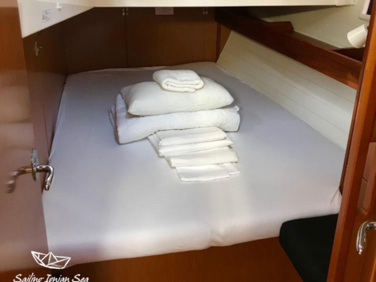 Sailboat hire in Lefkáda - Bavaria Bavaria 45 Cruiser