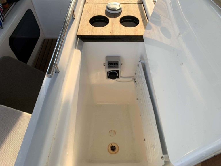 Charter a Dufour Dufour 460 Grand Large in Lávrio on Samboat