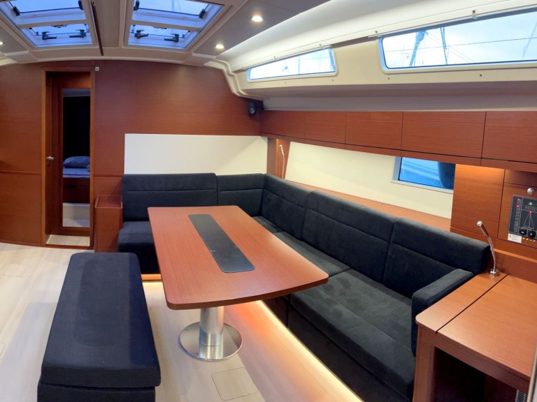 Sailboat hire in Lávrio - Hanse Hanse 508