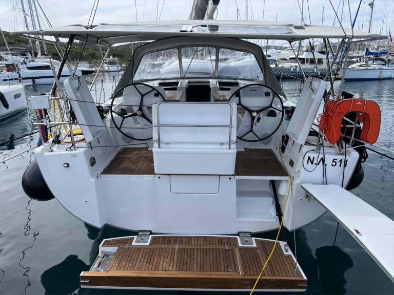 Sailboat hire in Lávrio - Hanse Hanse 508
