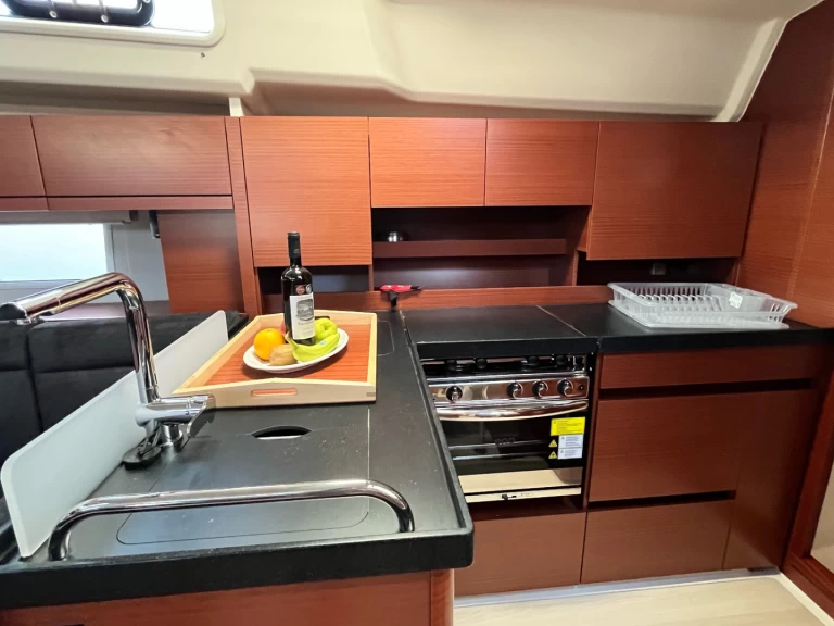 Hire a Hanse Hanse 458 Lávrio