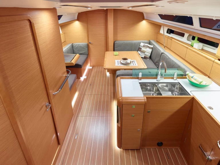 Sailboat hire in Lávrio - Jeanneau Sun Odyssey 419