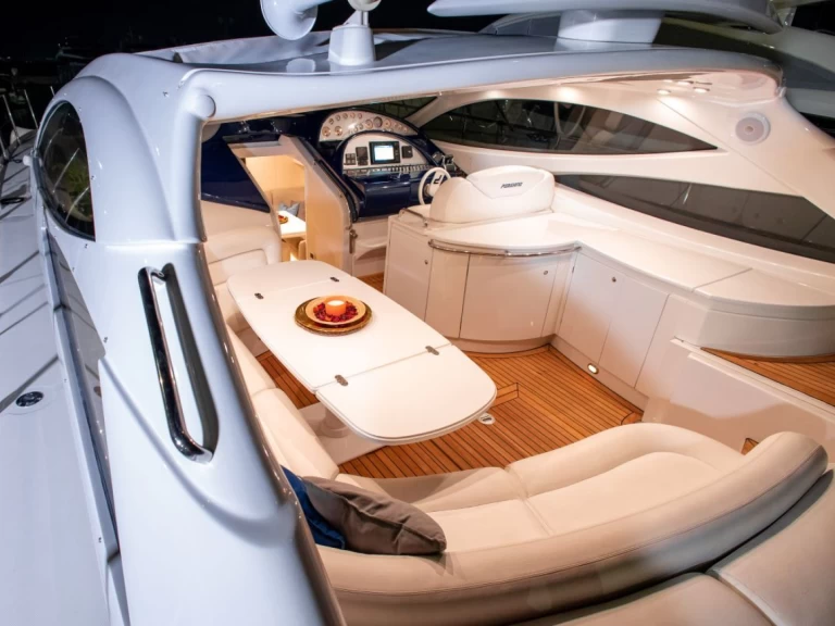 Hire a Pershing Pershing 52 Piraeus