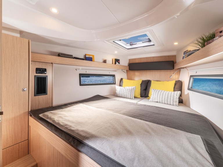 Sailboat hire in Primošten - Bavaria Bavaria C38